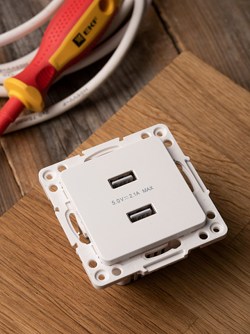 EKF PROxima Стокгольм Белый Розетка USB 2-ая, 2,1А